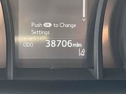 Used 2023 Toyota Camry SE image 23