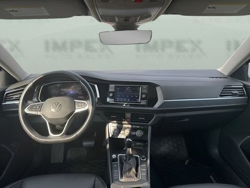 Used 2024 Volkswagen Jetta SE image 13