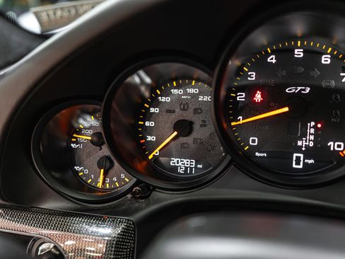 Used 2018 Porsche 911 GT3 image 12