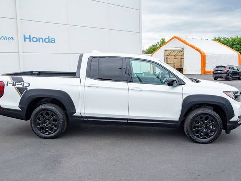 Certified 2022 Honda Ridgeline Sport image 16