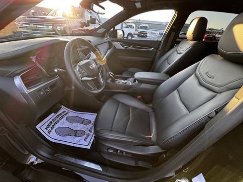 Used 2025 Cadillac XT5 Premium Luxury image 6