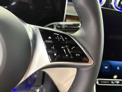 Used 2025 Mercedes-Benz GLC 350e GLC 350e w/ Driver Assistance Package image 13