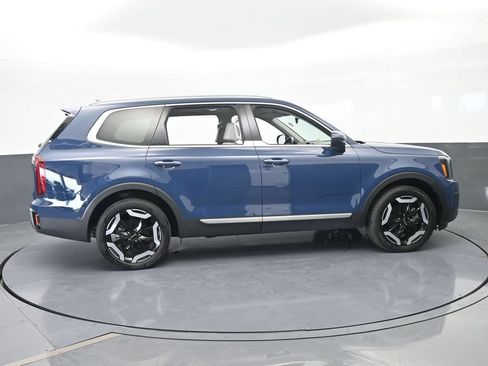Used 2024 Kia Telluride S w/ S Sunroof Package FWD image 7