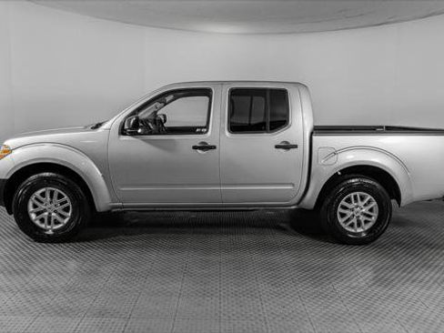 Used 2019 Nissan Frontier SV RWD image 3