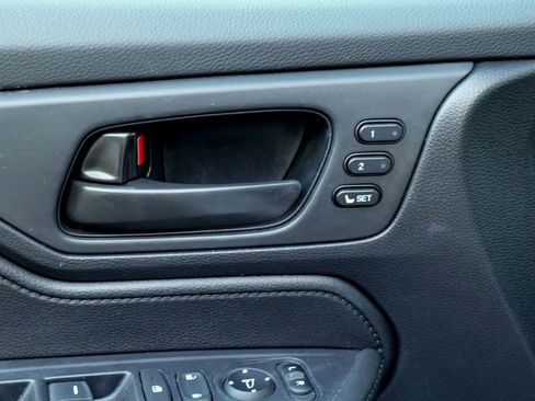 Used 2025 Honda Odyssey EX-L image 18