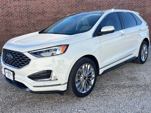 Certified 2022 Ford Edge Titanium w/ Equipment Group 301A image 11