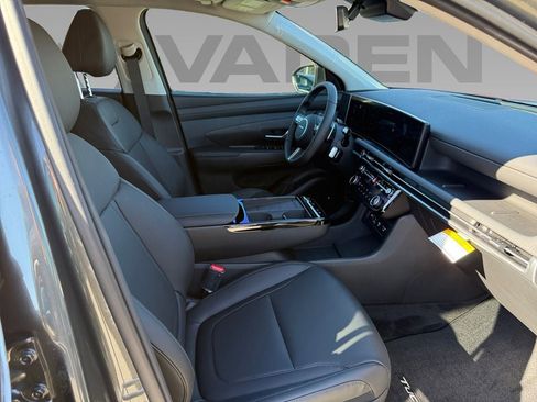 New 2025 Hyundai Tucson SEL image 10