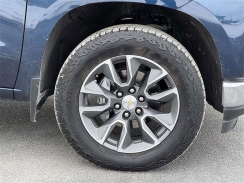 Used 2021 Chevrolet Silverado 1500 LT w/ Z71 Off-Road Package image 24