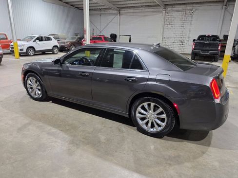 Used 2016 Chrysler 300 Limited AWD/4WD image 7