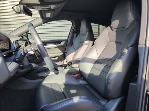 Certified 2024 Porsche Cayenne Coupe image 13