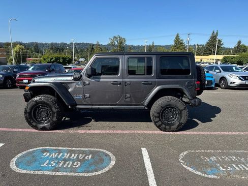 Used 2022 Jeep Wrangler Unlimited Rubicon 4xe w/ Cold Weather Group AWD/4WD image 4