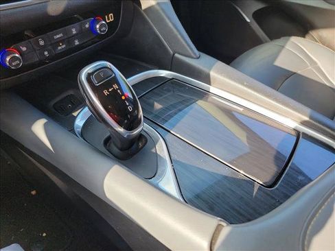 Used 2019 Buick Enclave Essence w/ LPO, Sport Appearance Package FWD image 21