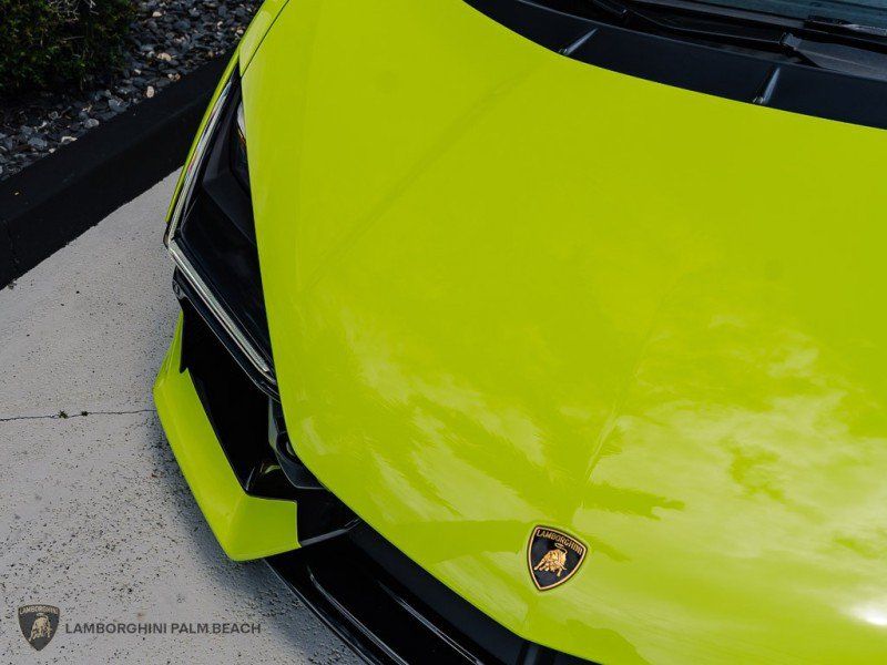 Used 2025 Lamborghini Revuelto AWD/4WD image 8