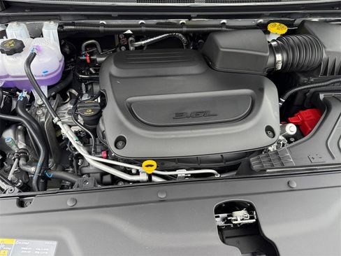 New 2026 Chrysler Pacifica Select image 21