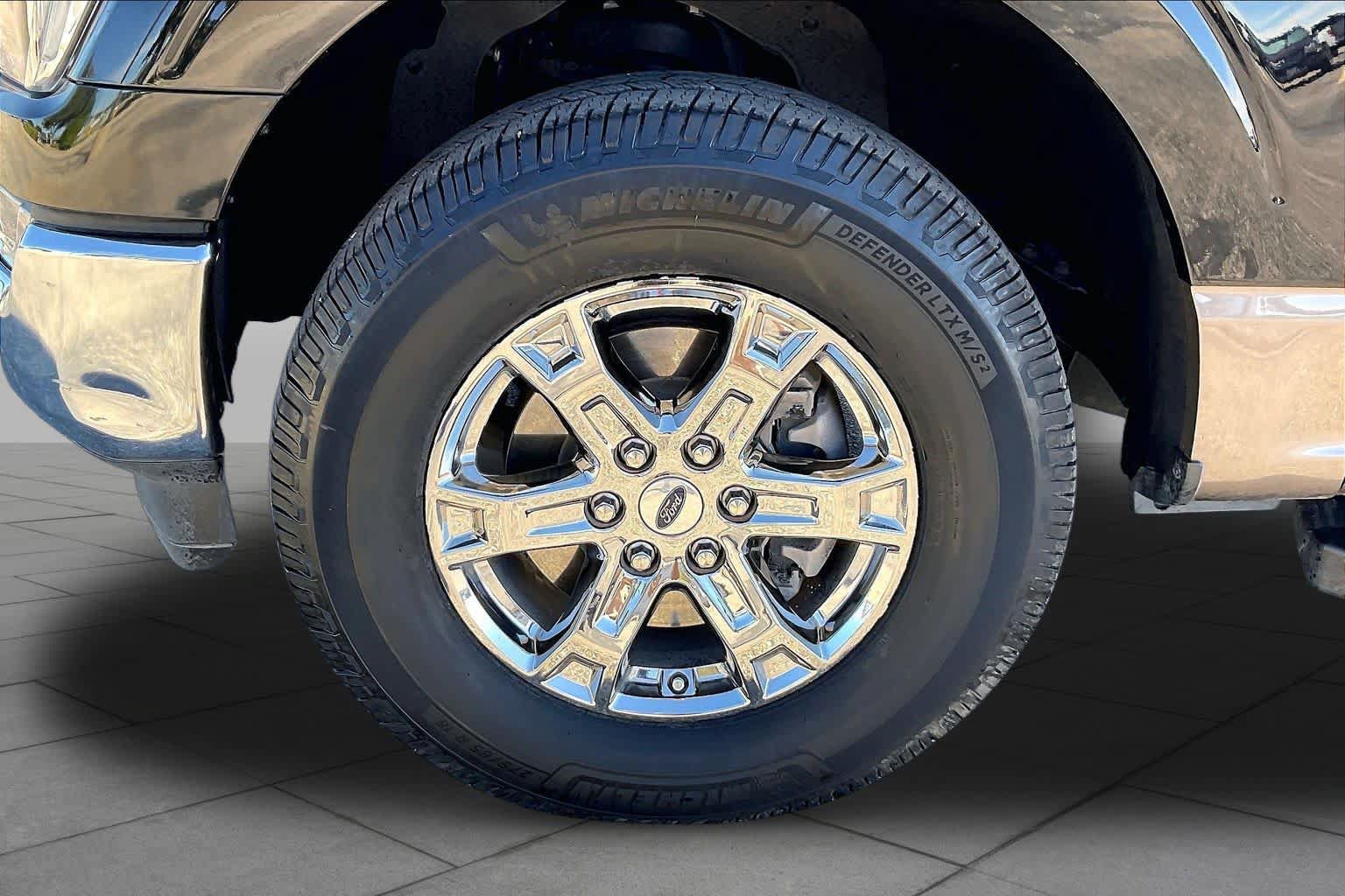 Used 2022 Ford F150 Lariat AWD/4WD image 9