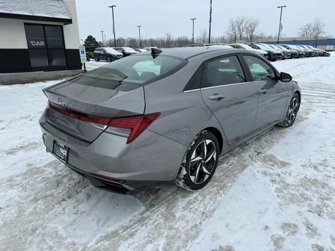 Used 2022 Hyundai Elantra SEL w/ Convenience + Premium Package image 14