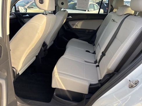 Used 2019 Volkswagen Tiguan SE image 27