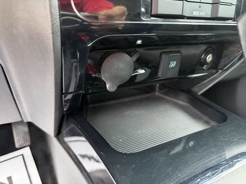 Used 2011 MAZDA Tribute i image 31