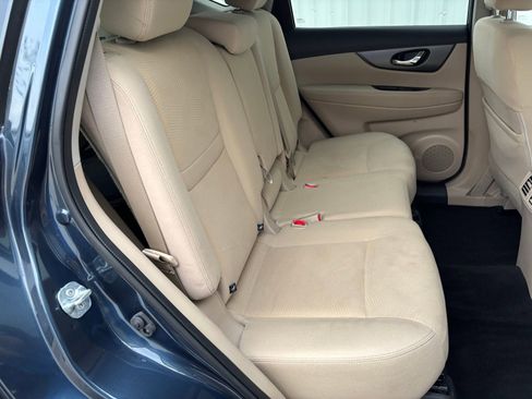 Used 2016 Nissan Rogue SV w/ SV Premium Package image 38