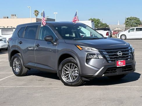 Used 2026 Nissan Rogue S FWD image 2