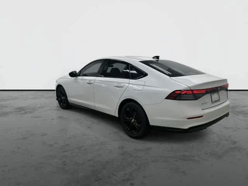 Certified 2025 Honda Accord SE image 9