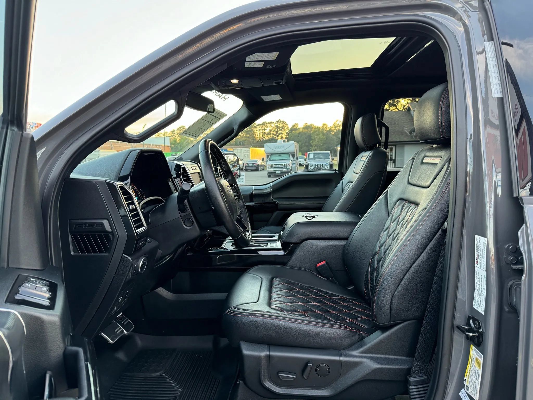 Used 2020 Ford F150 Lariat w/ Equipment Group 502A Luxury AWD/4WD image 25