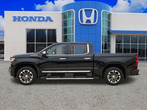 Used 2023 Chevrolet Silverado 1500 High Country w/ Technology Package AWD/4WD image 6