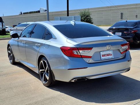 Used 2018 Honda Accord Sport image 2