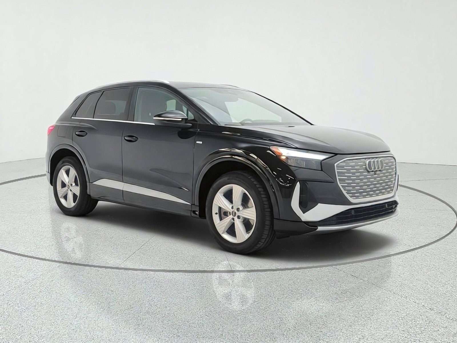 Used 2024 Audi Q4 e-tron Premium AWD/4WD image 3