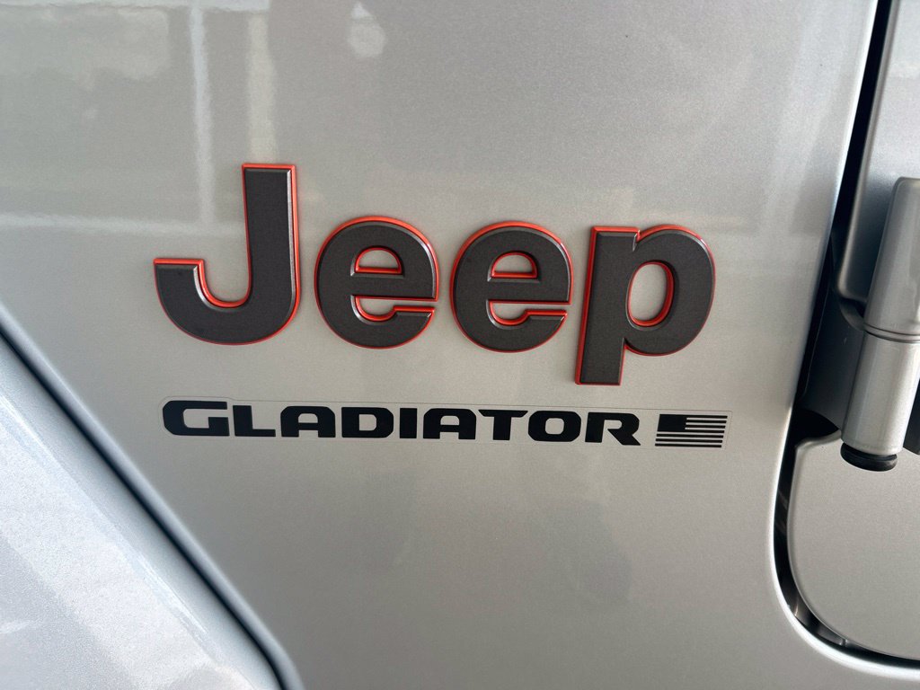 Used 2023 Jeep Gladiator Mojave w/ Cold Weather Group AWD/4WD image 28