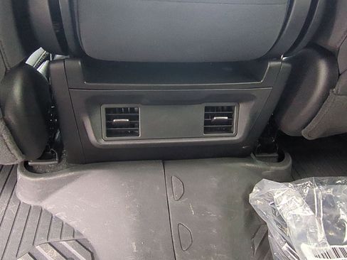 Used 2023 Chevrolet Silverado 1500 Custom Trail Boss image 28