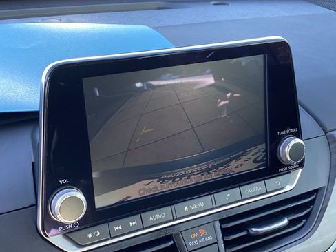 Used 2025 Nissan Altima 2.5 SV FWD image 36