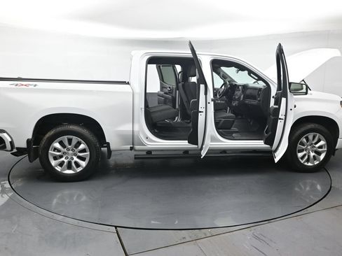 Used 2023 Chevrolet Silverado 1500 Custom AWD/4WD image 47