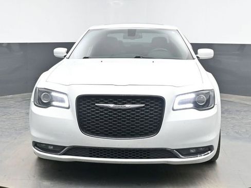 Used 2016 Chrysler 300 S image 3