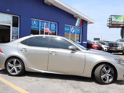 Used 2018 Lexus IS 300 w/ Premium Package RWD image 4