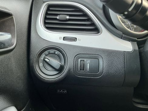 Used 2020 Dodge Journey SE w/ SE Popular Equipment Group image 19