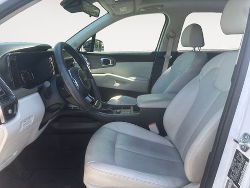 Used 2023 Kia Sorento S w/ Panoramic Sunroof Package image 9