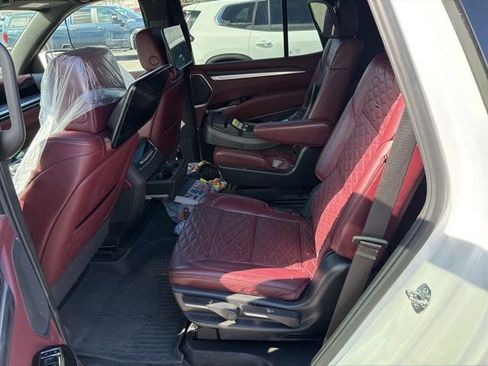 Used 2025 Cadillac Escalade Premium Luxury w/ Touring Package image 18