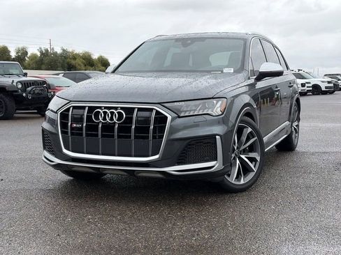 Used 2021 Audi SQ7 Premium Plus w/ Executive Package image 3