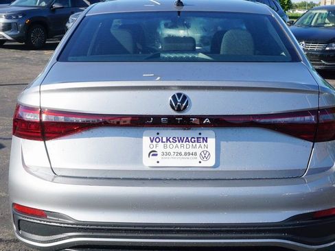 Used 2026 Volkswagen Jetta Sport FWD image 4
