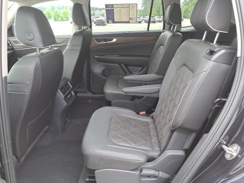 Certified 2026 Volkswagen Atlas SEL Premium R-Line AWD/4WD image 15