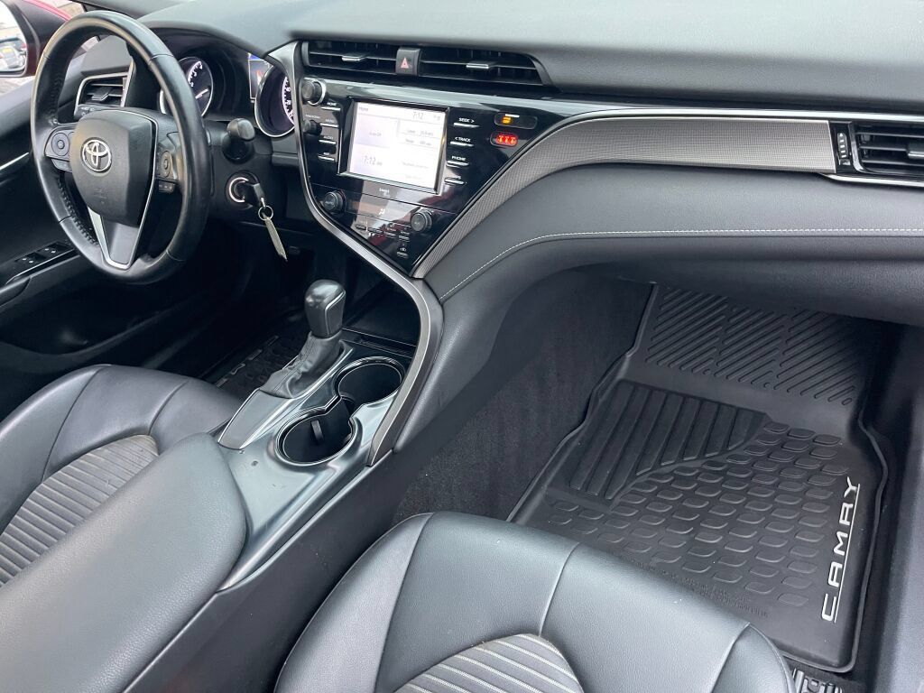 Used 2020 Toyota Camry SE FWD image 29