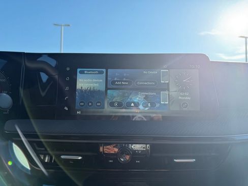 Used 2025 Nissan Kicks SR image 33