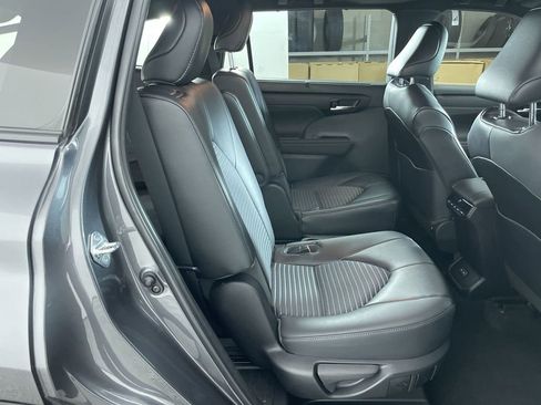 Used 2023 Toyota Highlander XSE image 27