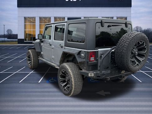 Used 2015 Jeep Wrangler Unlimited Sahara w/ Connectivity Group AWD/4WD image 7