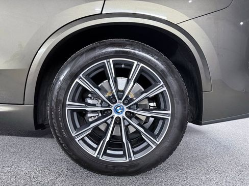 Used 2022 BMW X5 xDrive45e w/ M Sport Package image 12