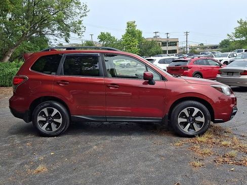 Used 2017 Subaru Forester 2.5i Premium AWD/4WD image 10