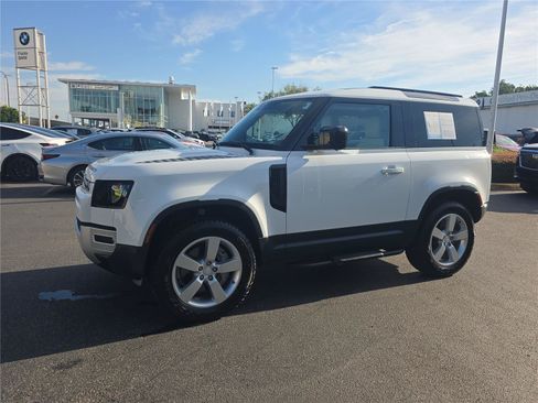 Used 2025 Land Rover Defender 90 S AWD/4WD image 7