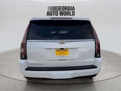 Used 2018 Cadillac Escalade Premium Luxury w/ LPO, Radiant Package image 18