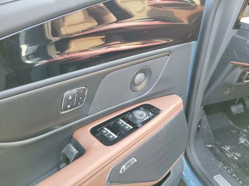 New 2026 Lincoln Nautilus Reserve image 19